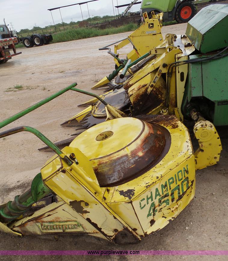 image for item L6615 1995 Kemper Champion 4500 rotary corn head