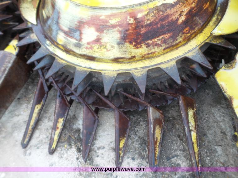 image for item L6615 1995 Kemper Champion 4500 rotary corn head