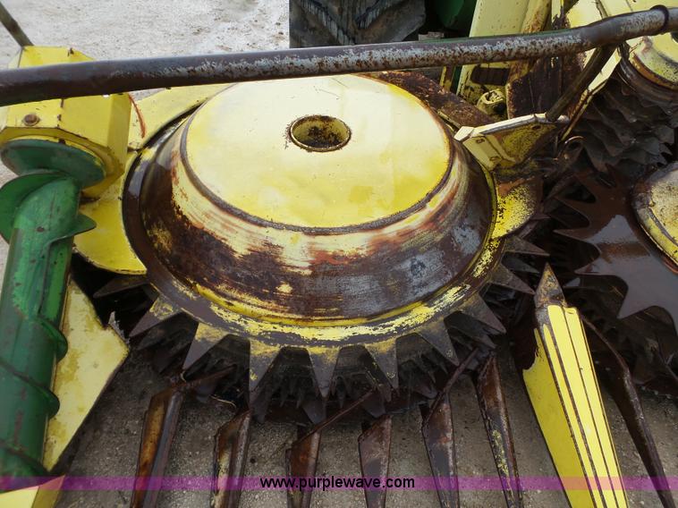 image for item L6615 1995 Kemper Champion 4500 rotary corn head