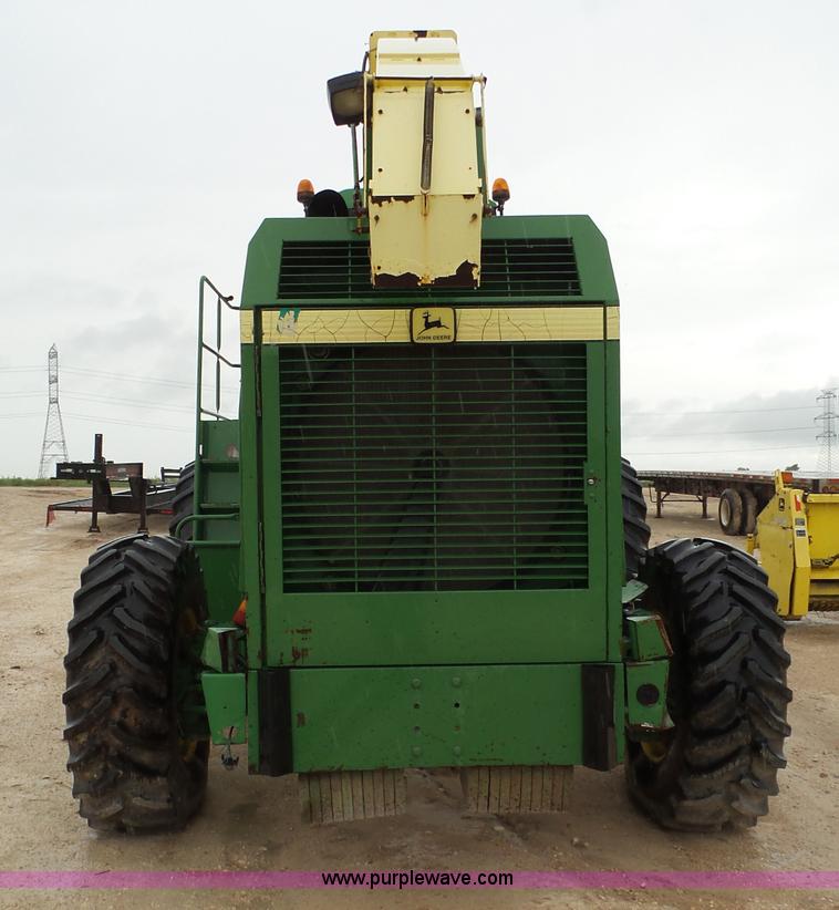 image for item L6616 2002 John Deere 6850 PRWD forage harvester