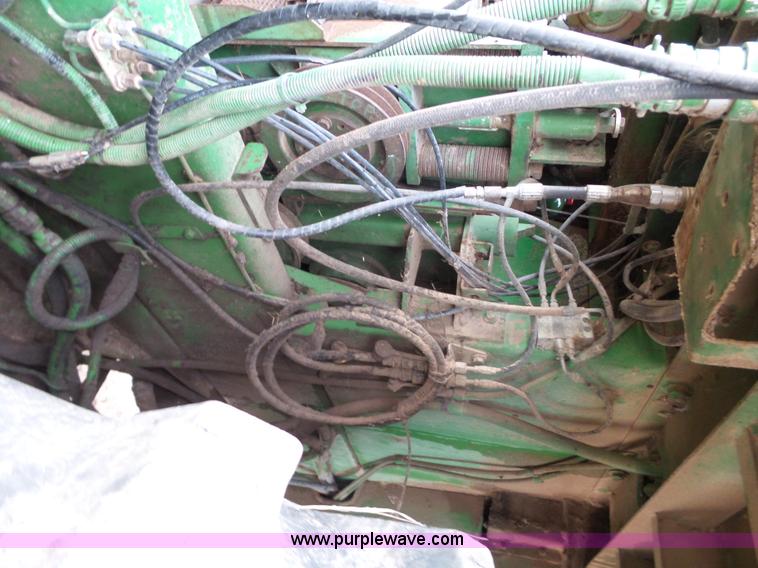 image for item L6616 2002 John Deere 6850 PRWD forage harvester