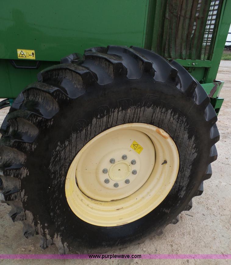 image for item L6616 2002 John Deere 6850 PRWD forage harvester