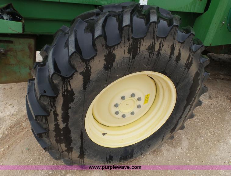 image for item L6616 2002 John Deere 6850 PRWD forage harvester