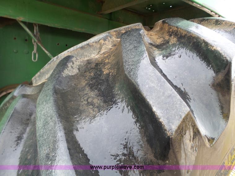 image for item L6616 2002 John Deere 6850 PRWD forage harvester