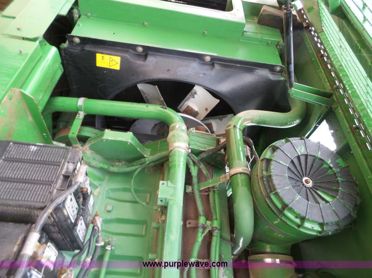 image for item L6616 2002 John Deere 6850 PRWD forage harvester