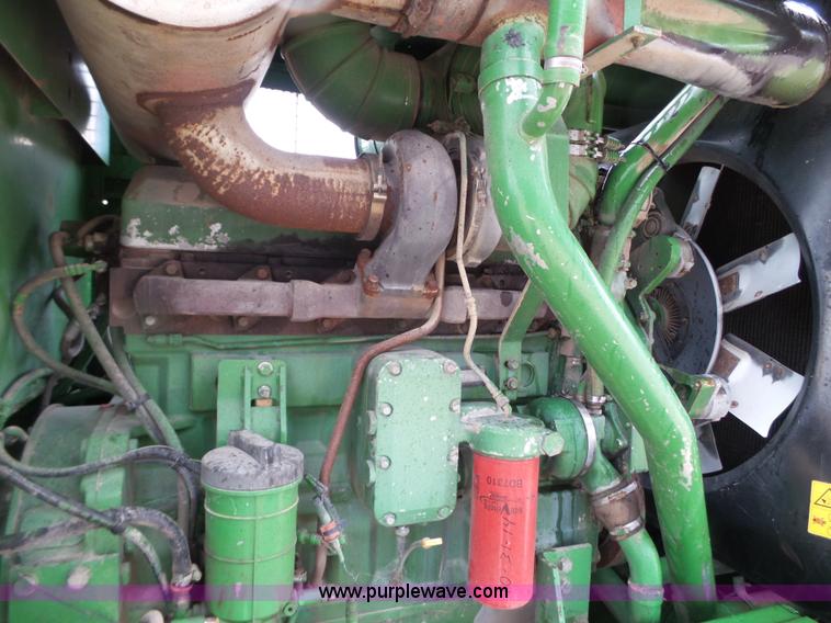 image for item L6616 2002 John Deere 6850 PRWD forage harvester