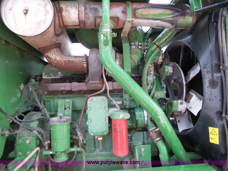 image for item L6616 2002 John Deere 6850 PRWD forage harvester