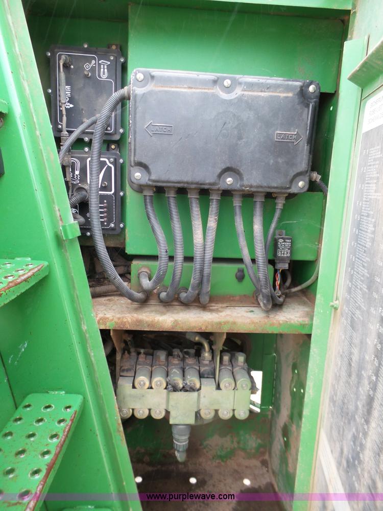 image for item L6616 2002 John Deere 6850 PRWD forage harvester