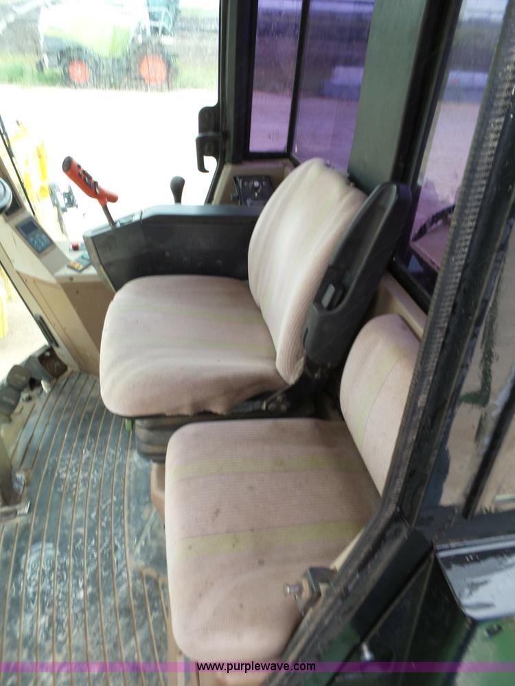 image for item L6616 2002 John Deere 6850 PRWD forage harvester