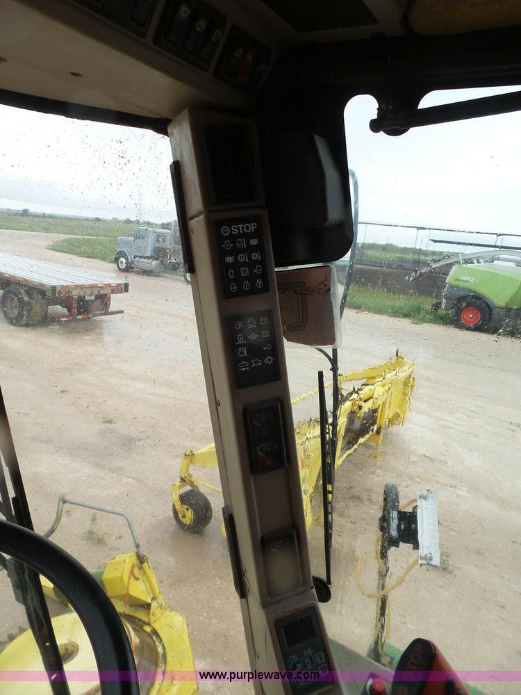 image for item L6616 2002 John Deere 6850 PRWD forage harvester