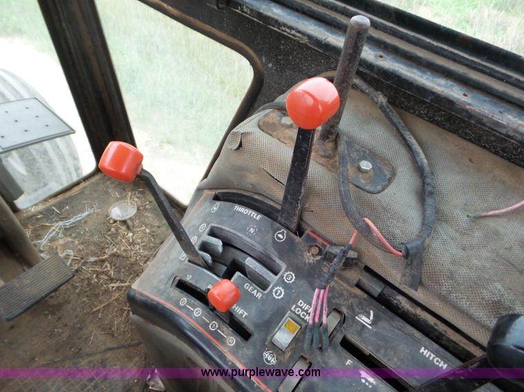 image for item L6962 1985 Case 2294 tractor