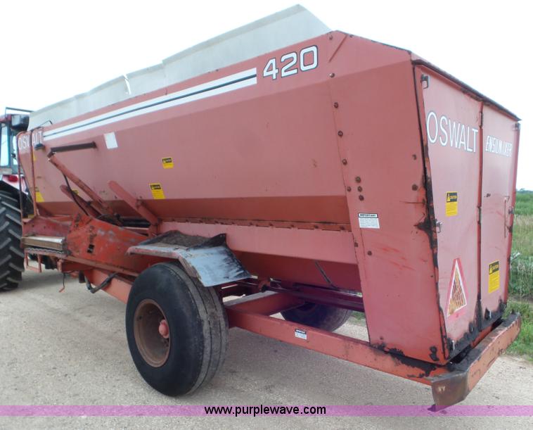 image for item L6963 Oswalt 420 mixer wagon