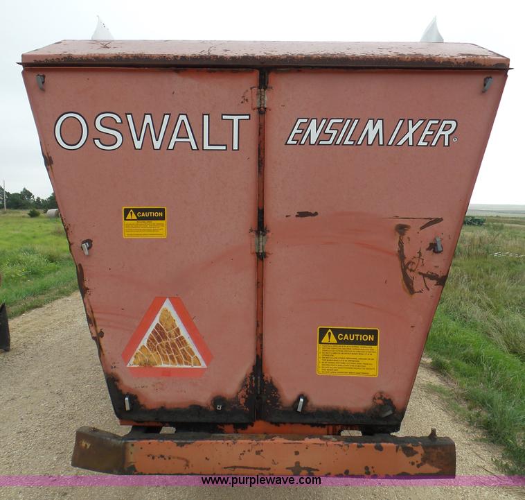 image for item L6963 Oswalt 420 mixer wagon