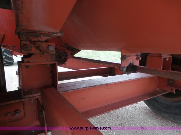 image for item L6963 Oswalt 420 mixer wagon