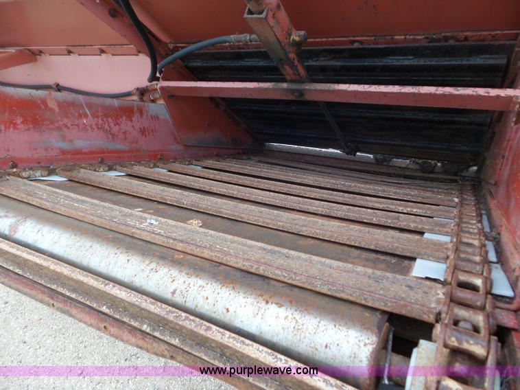 image for item L6963 Oswalt 420 mixer wagon