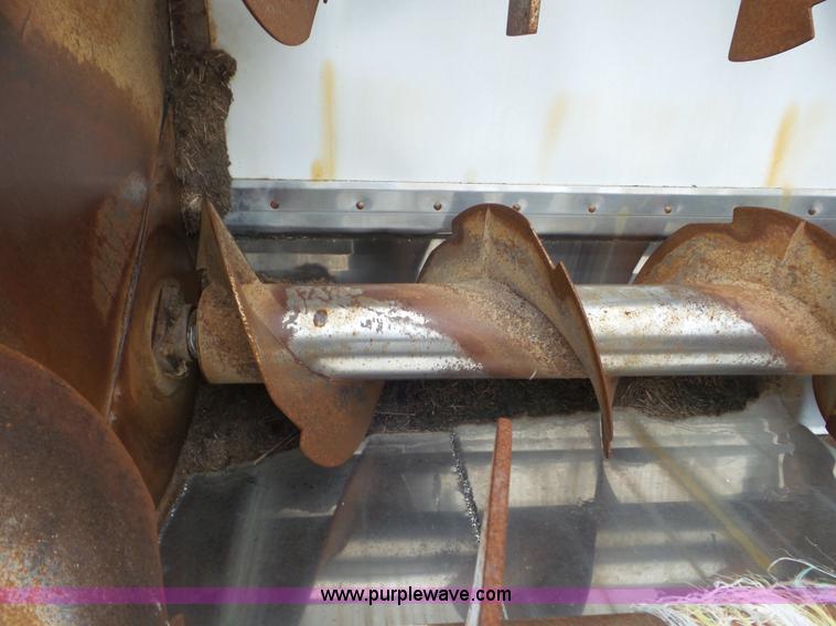 image for item L6963 Oswalt 420 mixer wagon