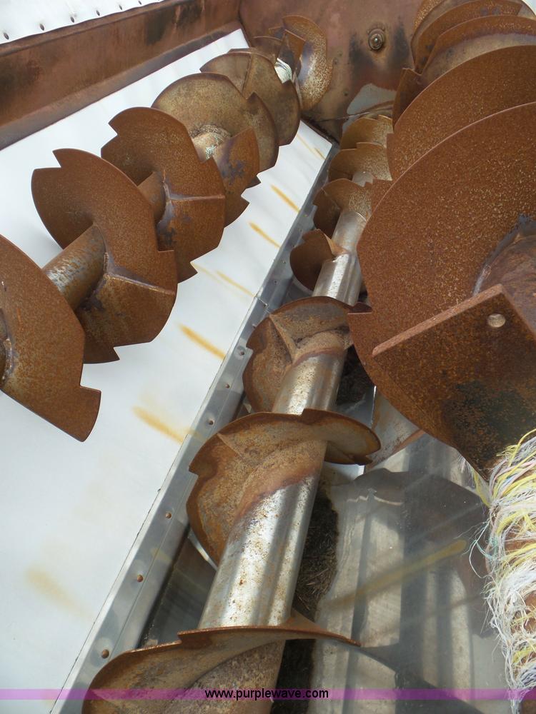 image for item L6963 Oswalt 420 mixer wagon