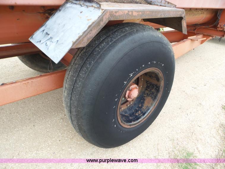 image for item L6963 Oswalt 420 mixer wagon