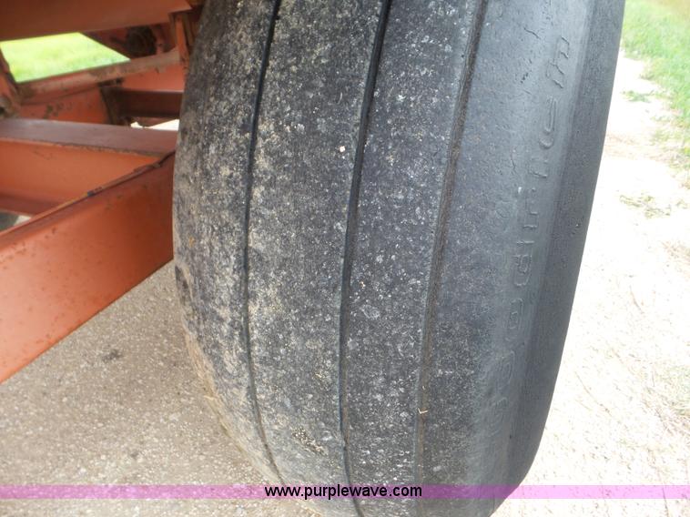 image for item L6963 Oswalt 420 mixer wagon