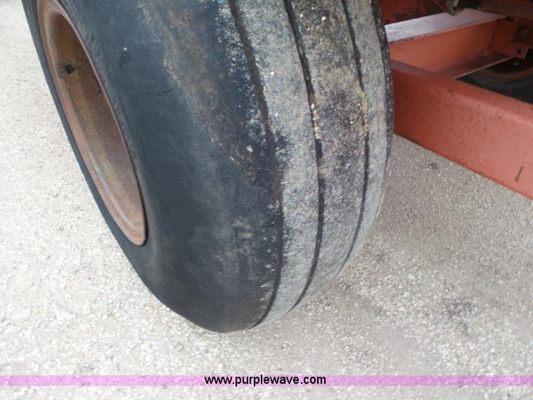 image for item L6963 Oswalt 420 mixer wagon