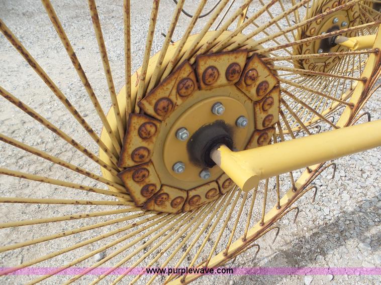 image for item L6972 Vermeer WR22 hay rake