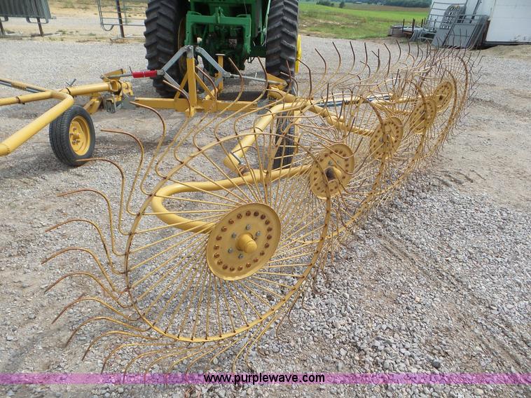 image for item L6972 Vermeer WR22 hay rake