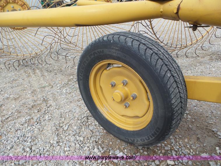 image for item L6972 Vermeer WR22 hay rake