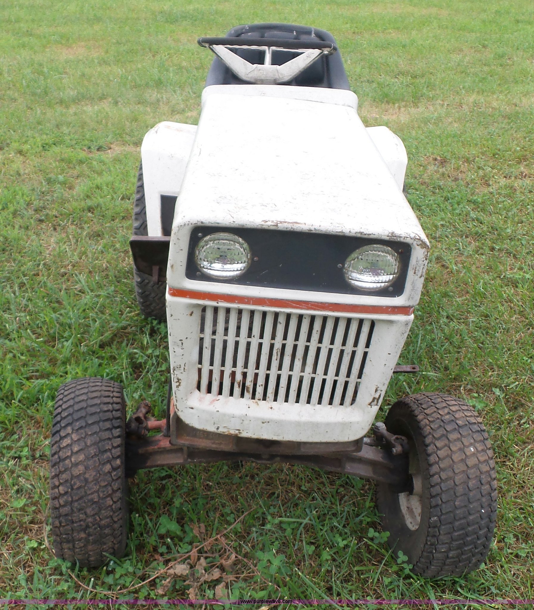 Bolens 1250 lawn tractor in Leeton, MO Item BK9622 sold Purple Wave