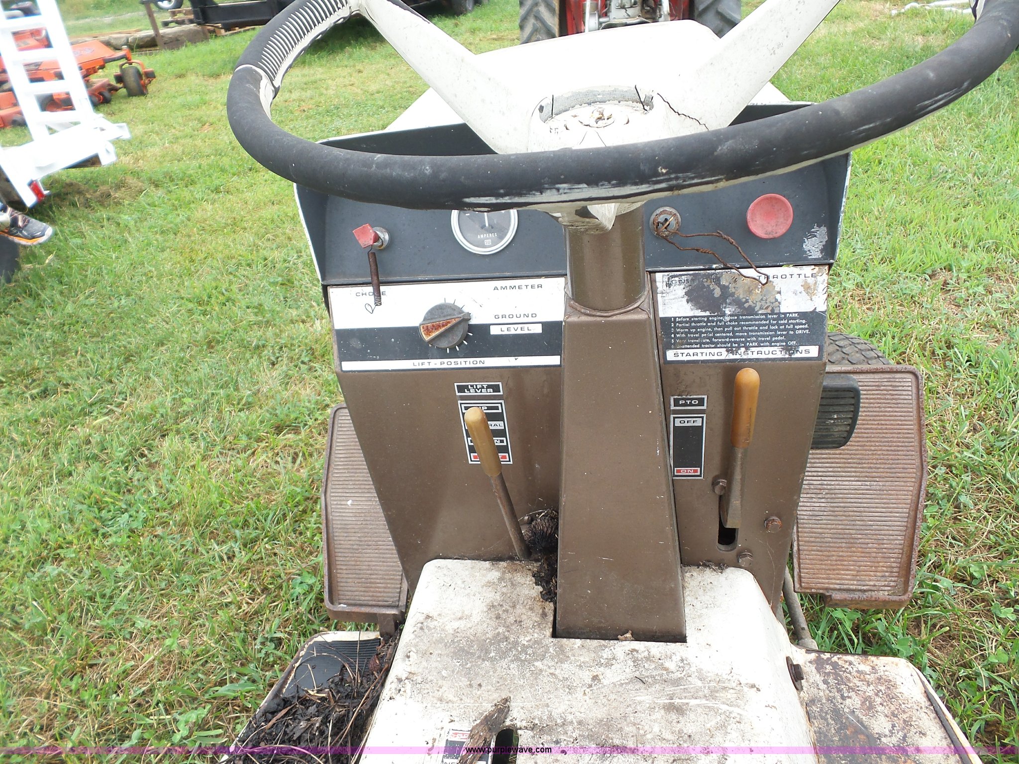 Bolens 1250 lawn tractor in Leeton, MO Item BK9622 sold Purple Wave