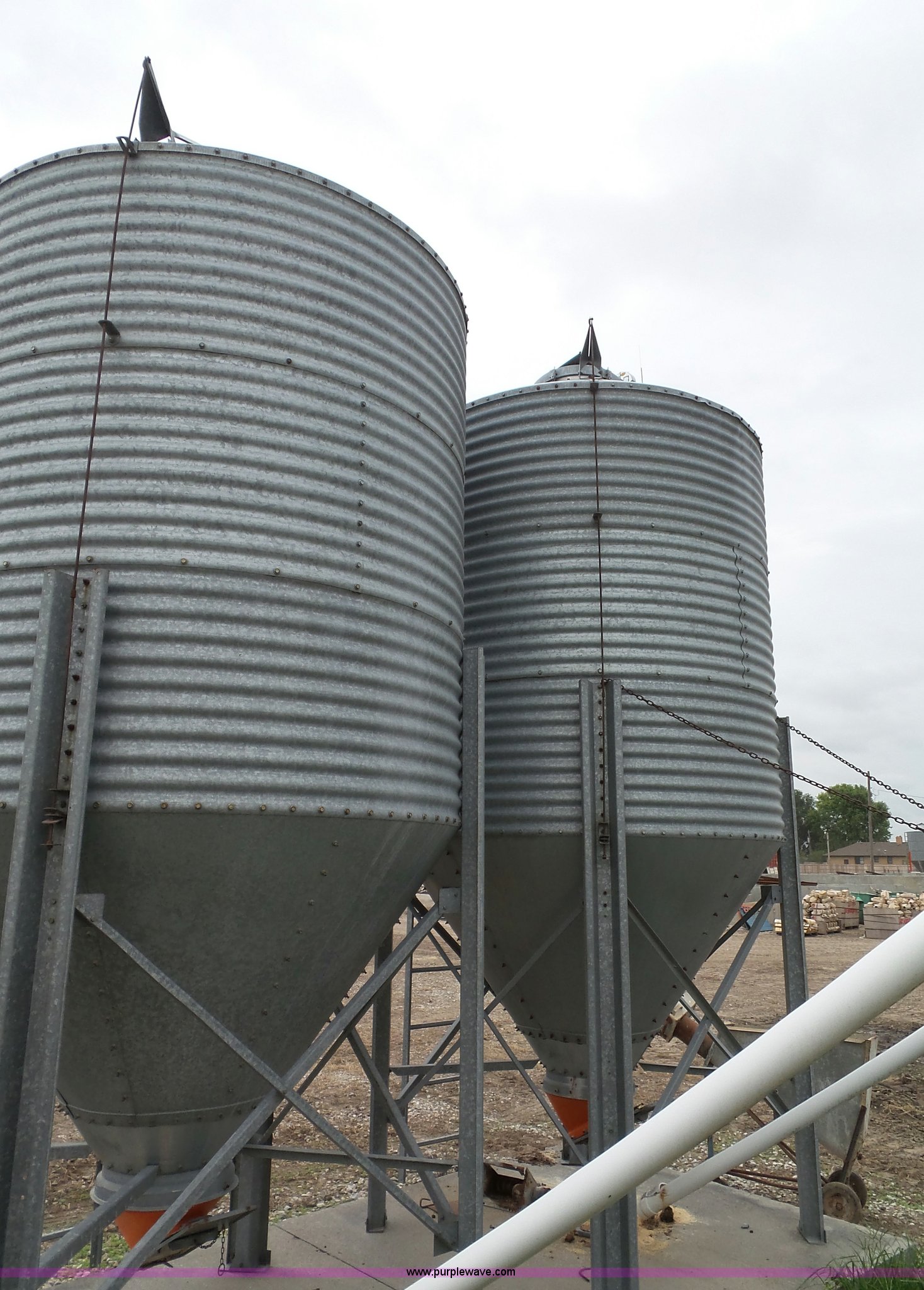 (2) six ton bulk grain/feed bins in Clay Center, KS Item CD9180 sold