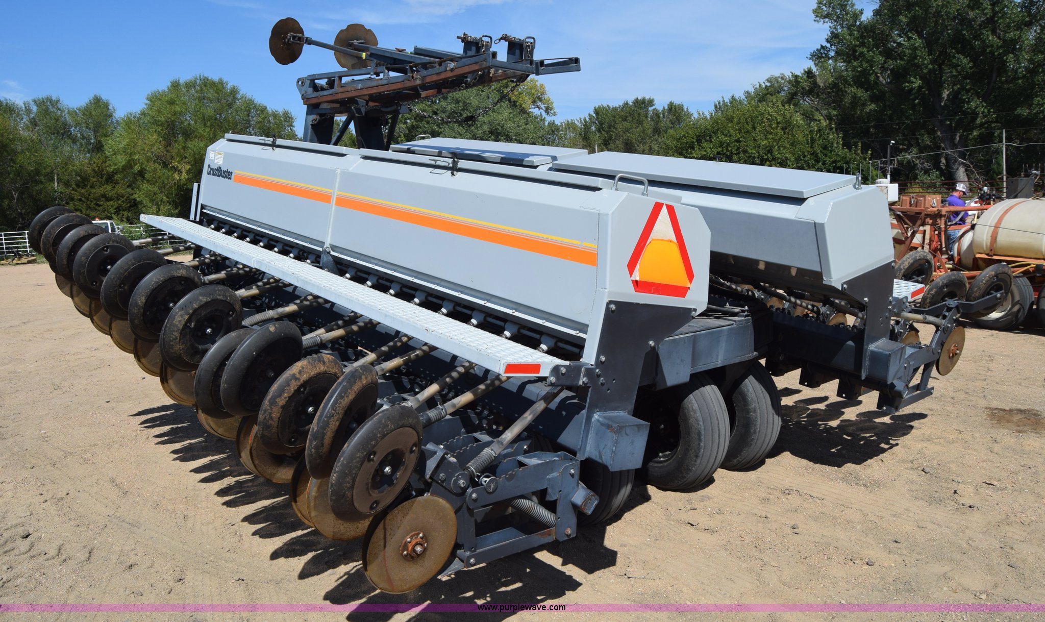 2000 CrustBuster 4030 notill grain drill in Kinsley, KS Item CD9470