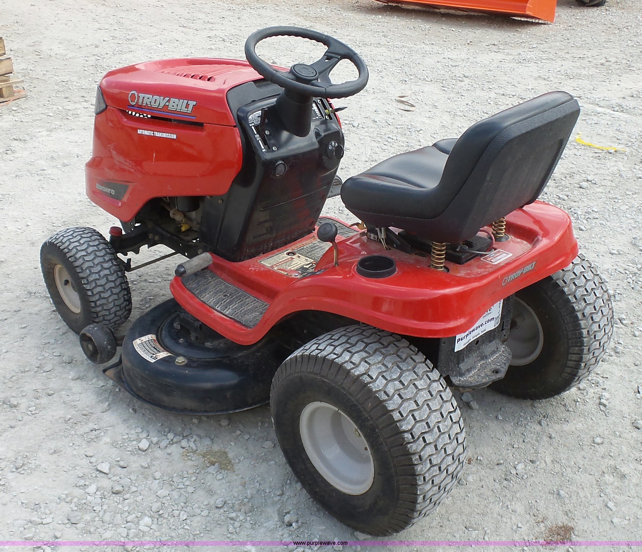 2010 TroyBilt lawn mower in Shawnee, OK Item L4781 sold Purple Wave