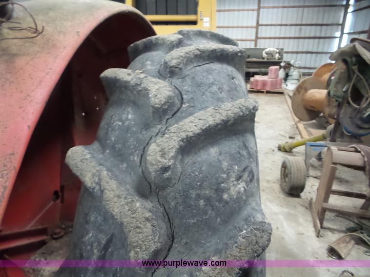 image for item AG9450 1983 Belarus 400A tractor