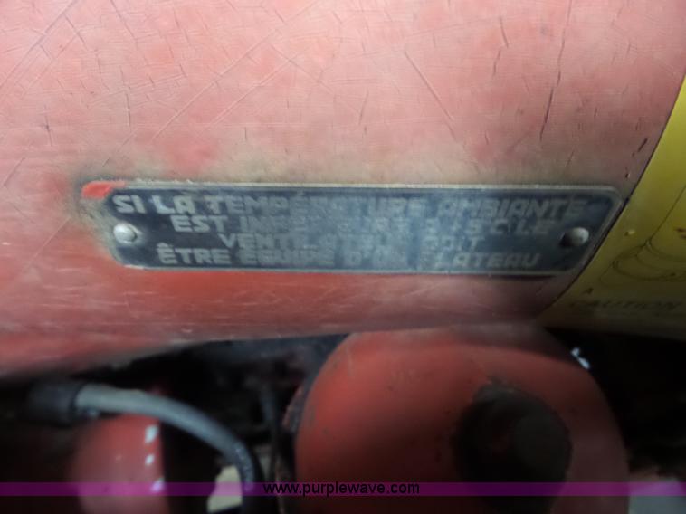 image for item AG9450 1983 Belarus 400A tractor