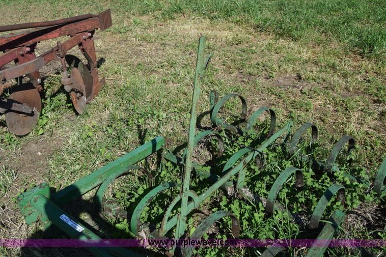 image for item AS9666 John Deere spring tooth harrow