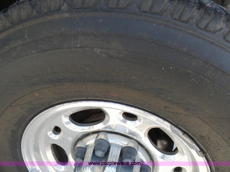 image for item AV9857 2001 Chevrolet Silverado 2500HD LS Ext. Cab pickup truck