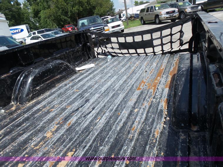 image for item AV9857 2001 Chevrolet Silverado 2500HD LS Ext. Cab pickup truck