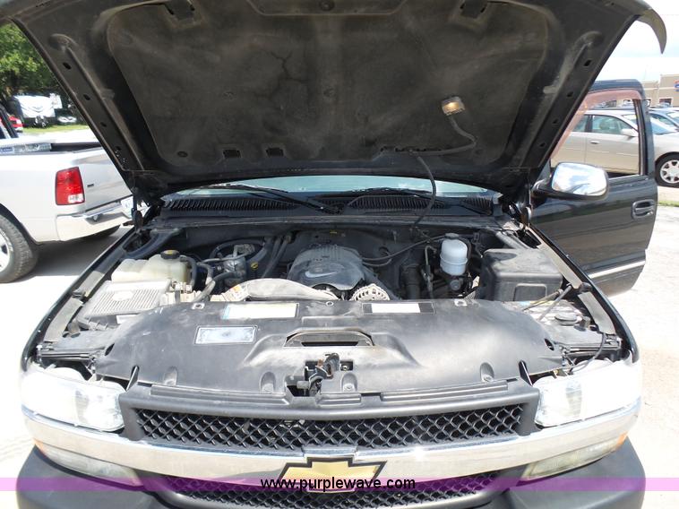 image for item AV9857 2001 Chevrolet Silverado 2500HD LS Ext. Cab pickup truck