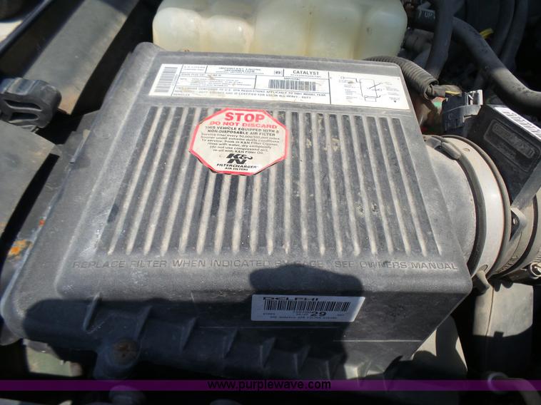 image for item AV9857 2001 Chevrolet Silverado 2500HD LS Ext. Cab pickup truck