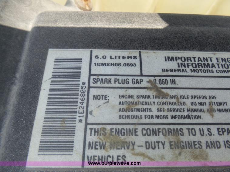 image for item AV9857 2001 Chevrolet Silverado 2500HD LS Ext. Cab pickup truck