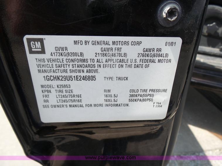 image for item AV9857 2001 Chevrolet Silverado 2500HD LS Ext. Cab pickup truck