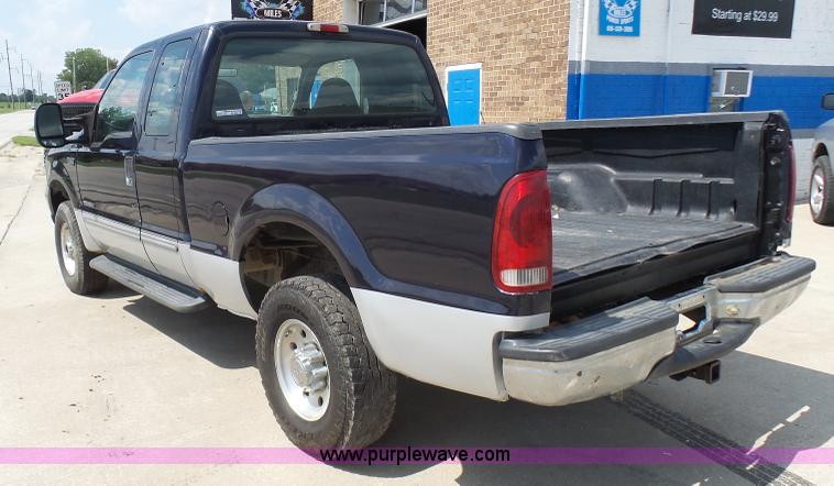 image for item AV9858 1999 Ford F250 Super Duty XLT SuperCab pickup truck