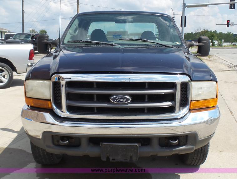 image for item AV9858 1999 Ford F250 Super Duty XLT SuperCab pickup truck