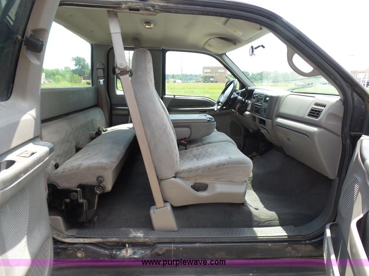 image for item AV9858 1999 Ford F250 Super Duty XLT SuperCab pickup truck