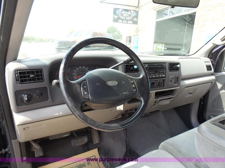 image for item AV9858 1999 Ford F250 Super Duty XLT SuperCab pickup truck