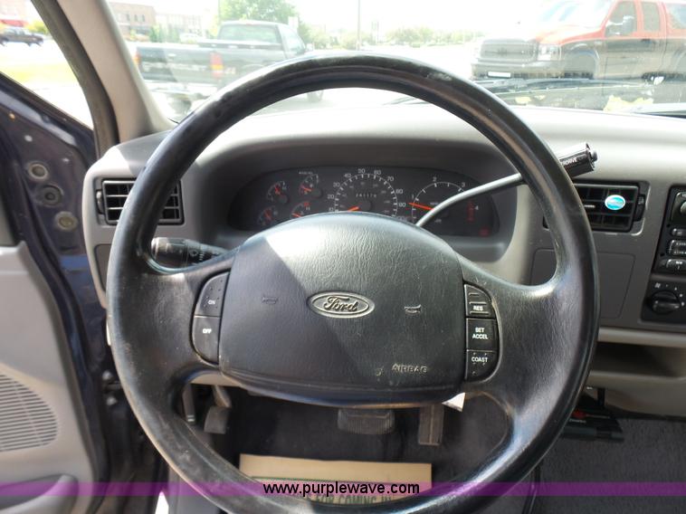 image for item AV9858 1999 Ford F250 Super Duty XLT SuperCab pickup truck