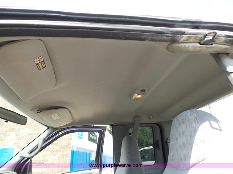 image for item AV9858 1999 Ford F250 Super Duty XLT SuperCab pickup truck