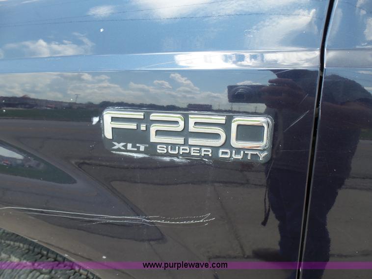 image for item AV9858 1999 Ford F250 Super Duty XLT SuperCab pickup truck