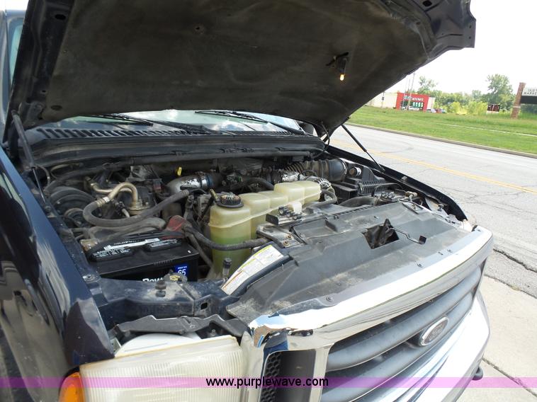 image for item AV9858 1999 Ford F250 Super Duty XLT SuperCab pickup truck