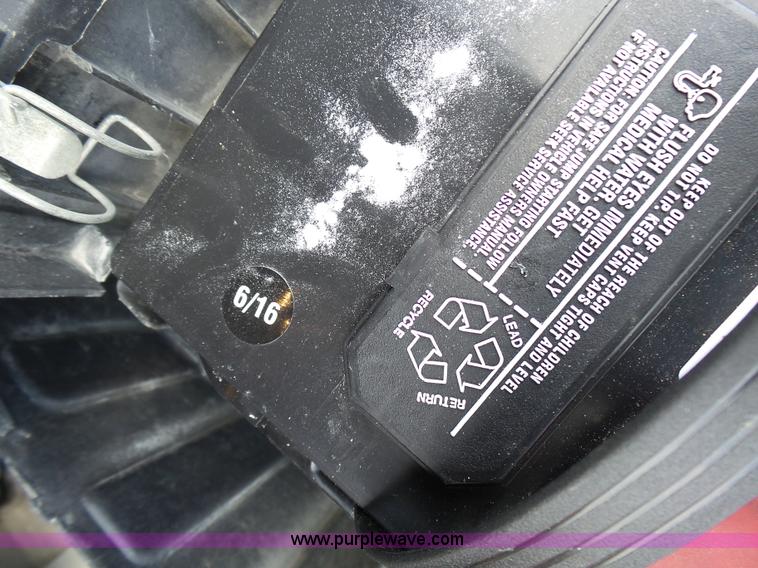 image for item AV9858 1999 Ford F250 Super Duty XLT SuperCab pickup truck